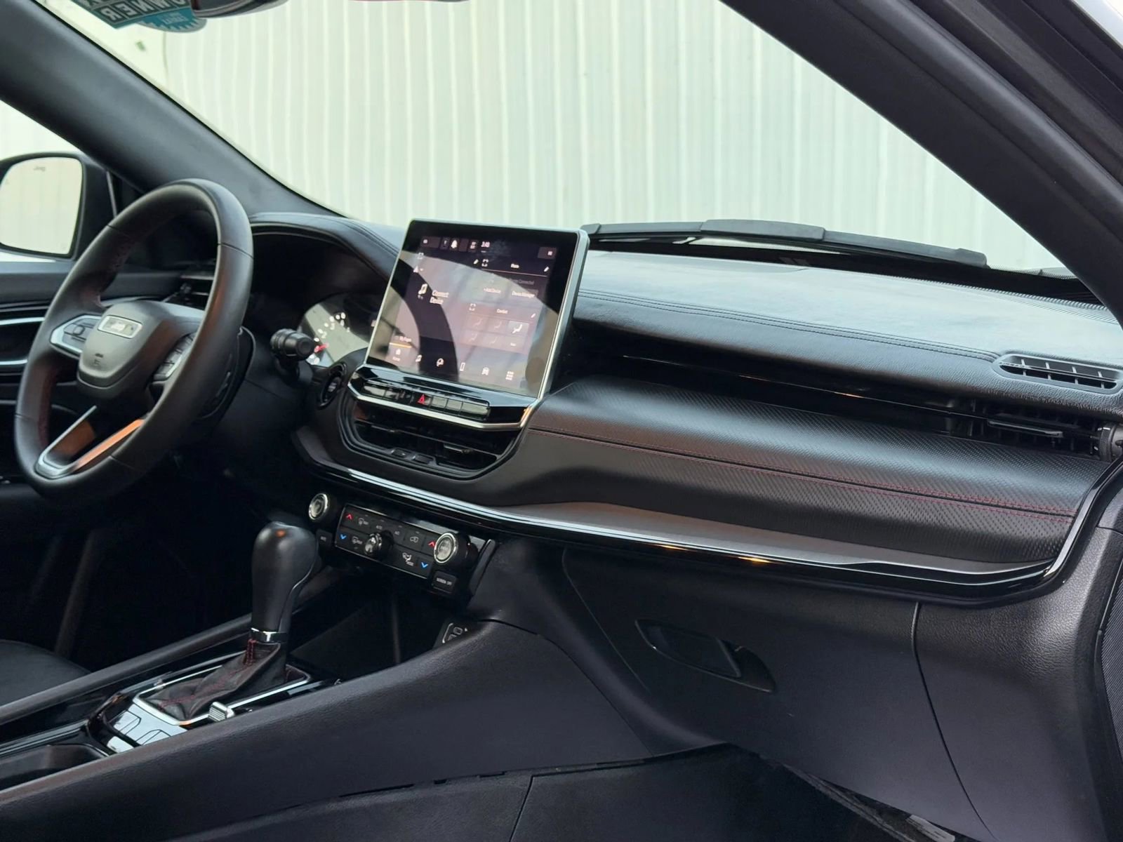 Used 2024 Jeep Compass Trailhawk image 18