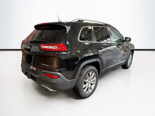 Used 2017 Jeep Cherokee Limited w/ Trailer Tow Group AWD/4WD image 6