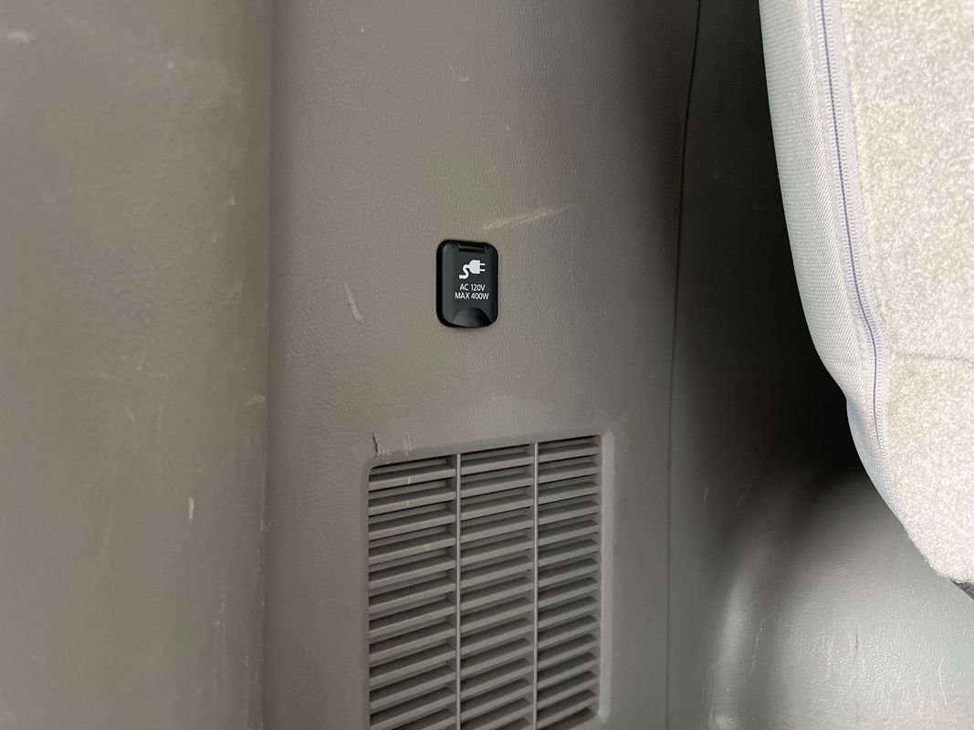 Used 2017 Nissan NV 3500 SV image 39