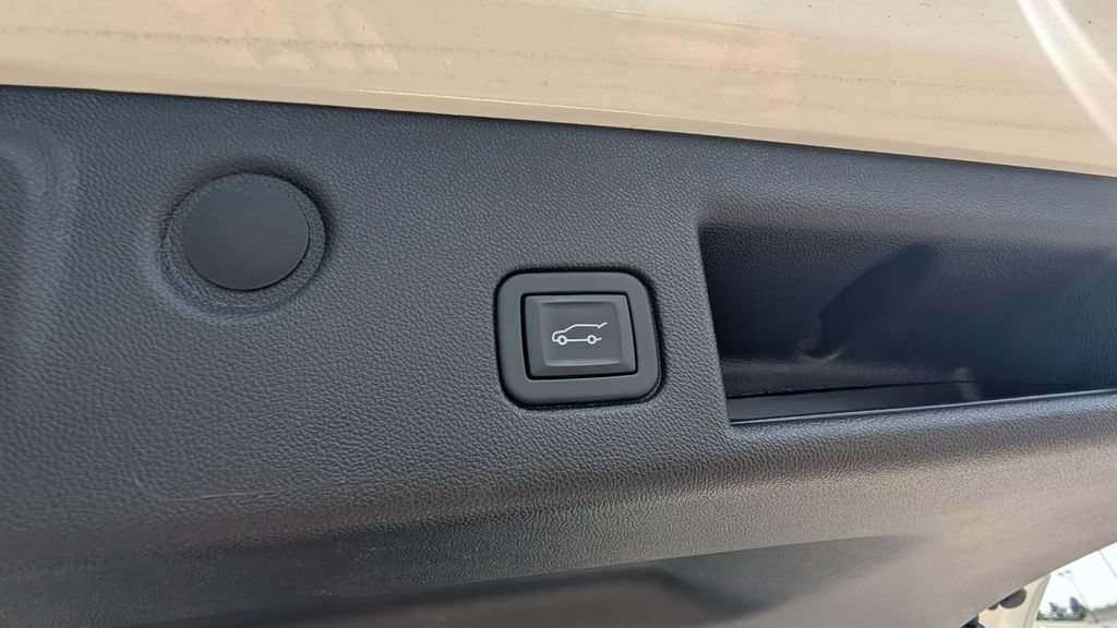 Used 2024 Chevrolet Equinox LT AWD/4WD image 23