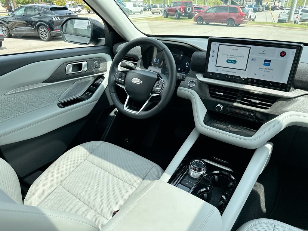 Used 2025 Ford Explorer Platinum w/ Ultimate Package AWD/4WD image 19