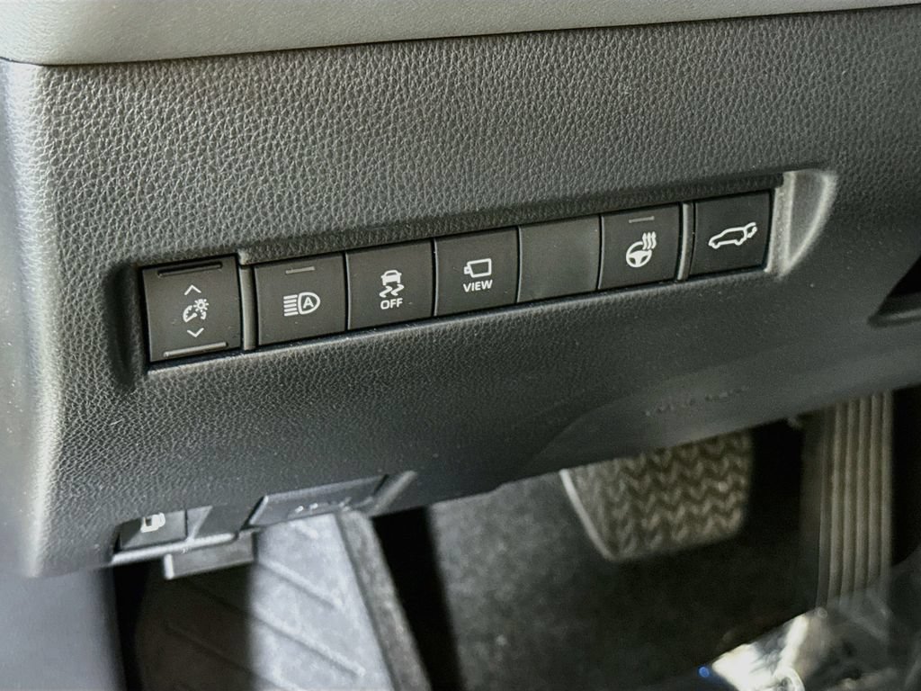 Certified 2023 Toyota Venza Limited AWD/4WD image 19