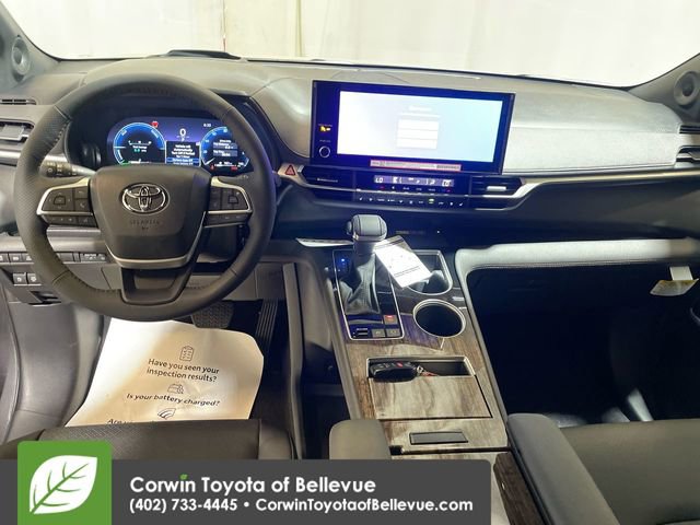 New 2025 Toyota Sienna Platinum image 11