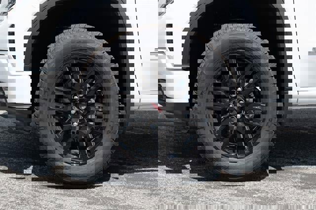 Used 2024 GMC Sierra 1500 Elevation image 41