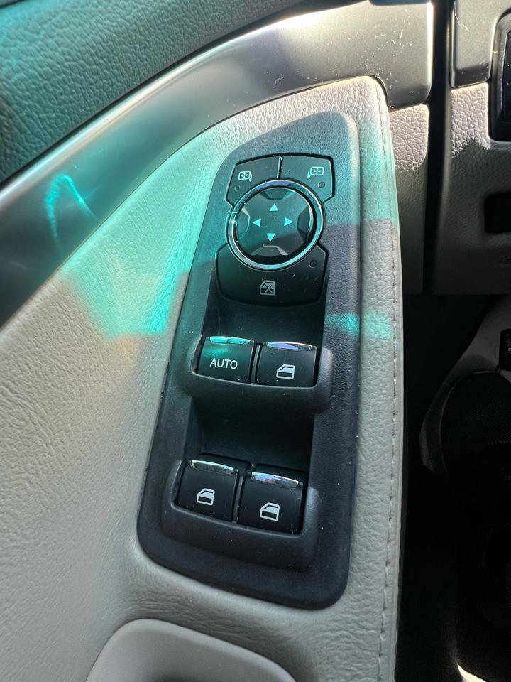 Used 2013 Ford Explorer 4WD w/ Class III Trailer Tow Pkg image 22