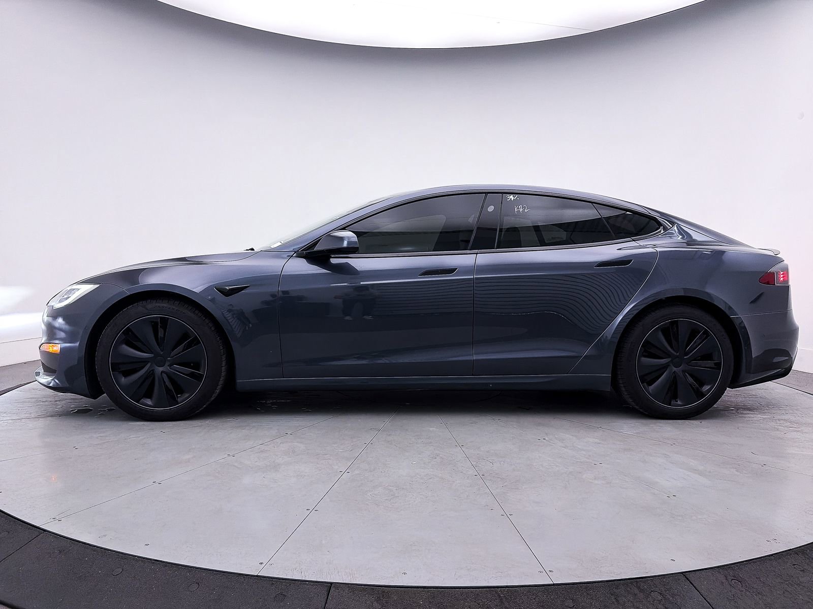 Used 2021 Tesla Model S Plaid image 33