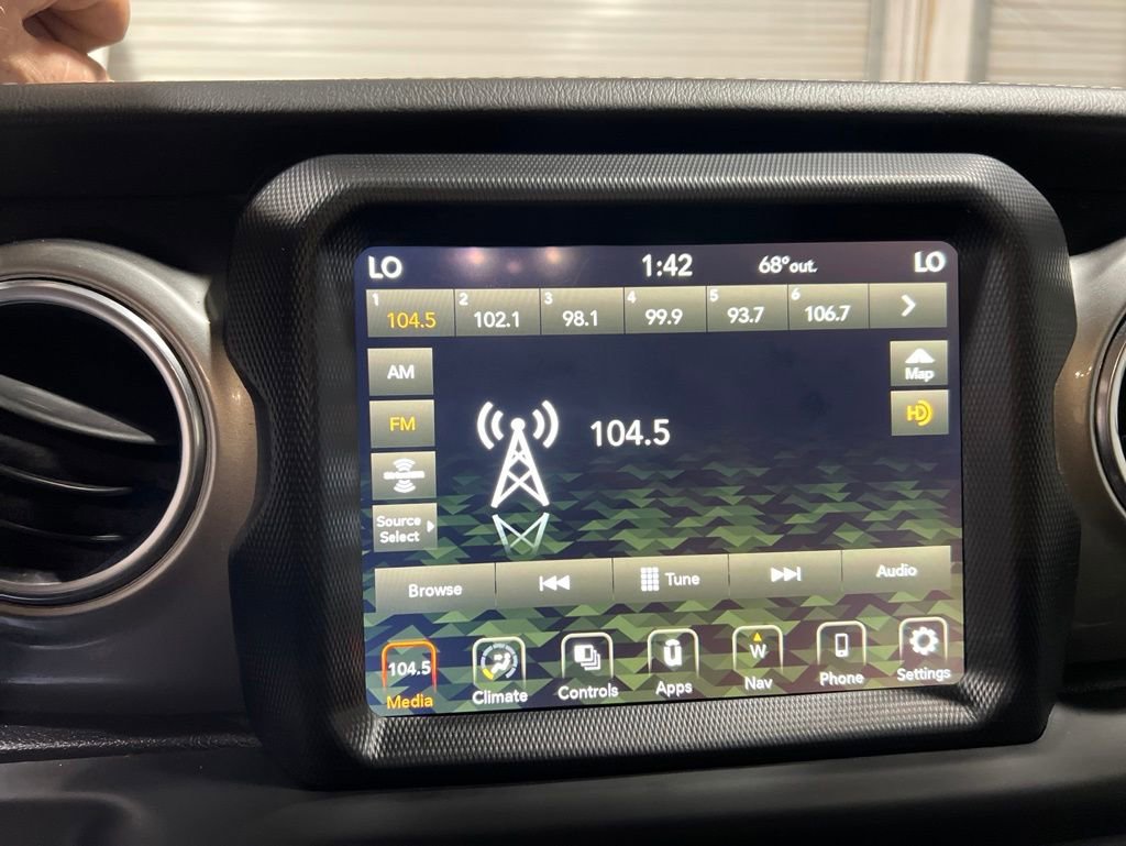 Used 2021 Jeep Wrangler Unlimited Sahara w/ Uconnect 4C Nav & Sound Group AWD/4WD image 35