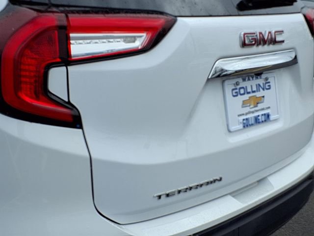 Used 2024 GMC Terrain SLE image 23