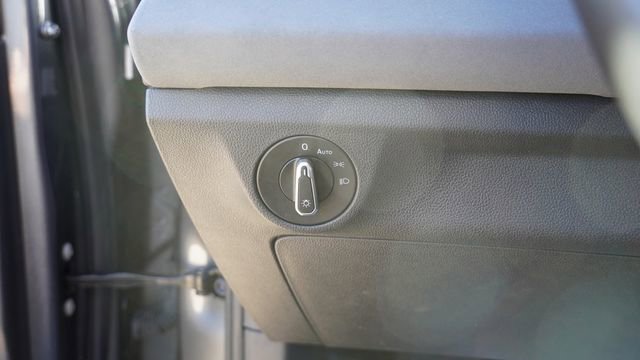 Used 2025 Volkswagen Jetta SE image 20