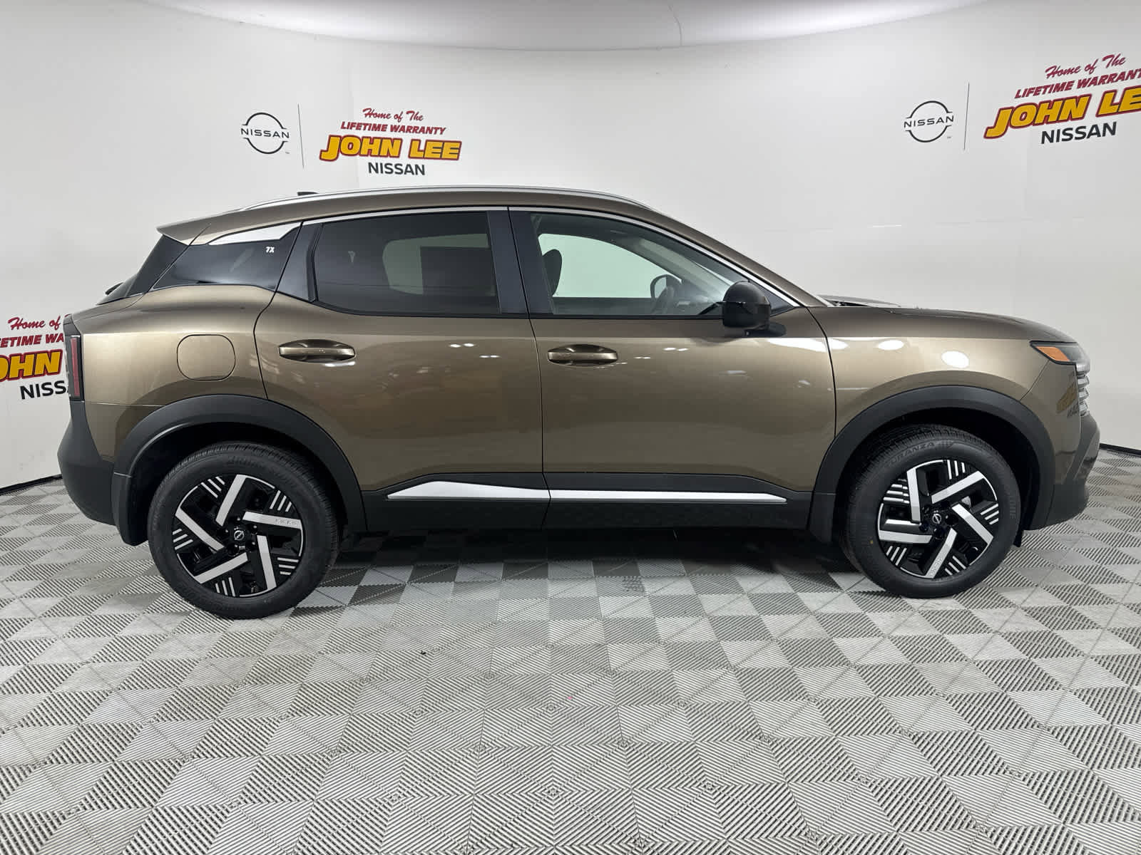 New 2026 Nissan Kicks SV w/ Illumination Package image 7