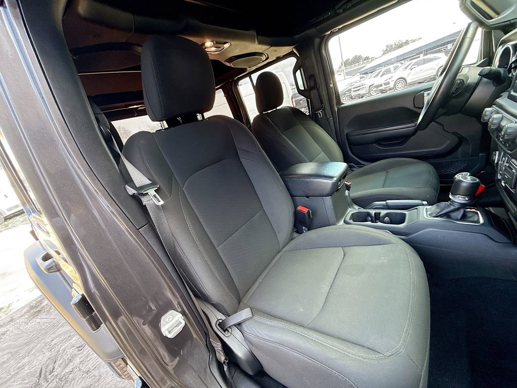 Used 2021 Jeep Wrangler Unlimited Sport image 31