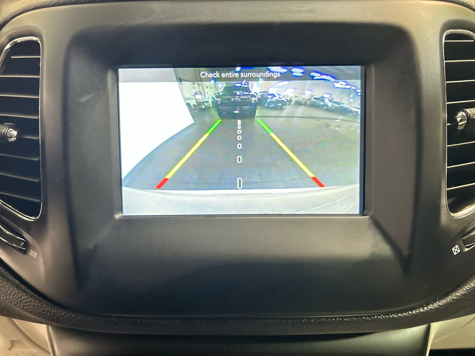 Used 2018 Jeep Compass Latitude w/ Popular Equipment Group AWD/4WD image 6