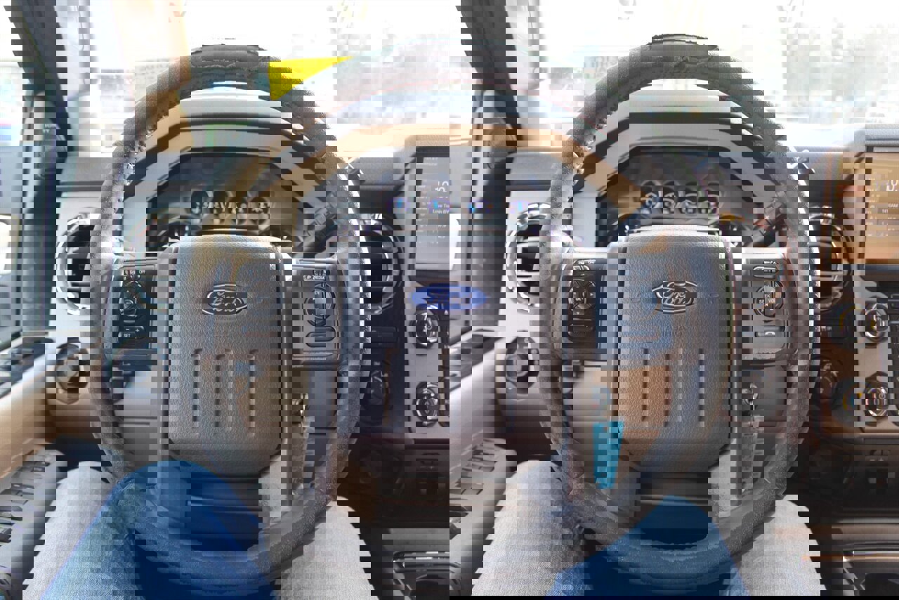 Used 2015 Ford F250 Lariat w/ Chrome Package image 6