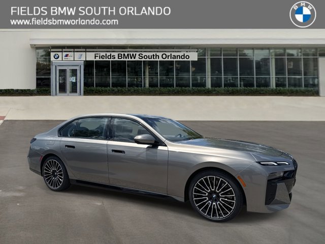 New 2025 BMW 760i xDrive w/ Luxury Rear Seating Package