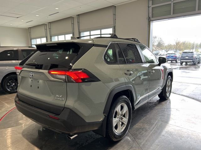 Used 2021 Toyota RAV4 XLE w/ XLE Grade Weather Package AWD/4WD image 7