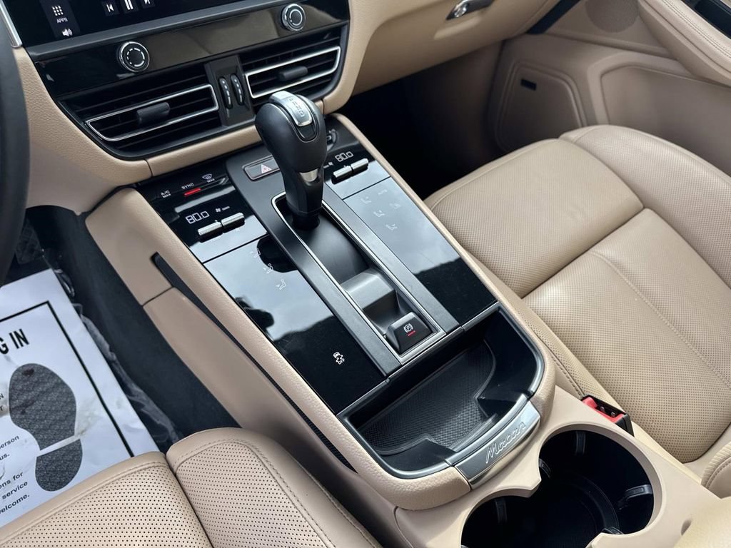 Used 2024 Porsche Macan AWD/4WD image 27