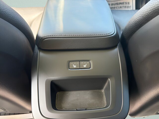 Used 2023 Volvo XC60 B5 Plus w/ Climate Package AWD/4WD image 9