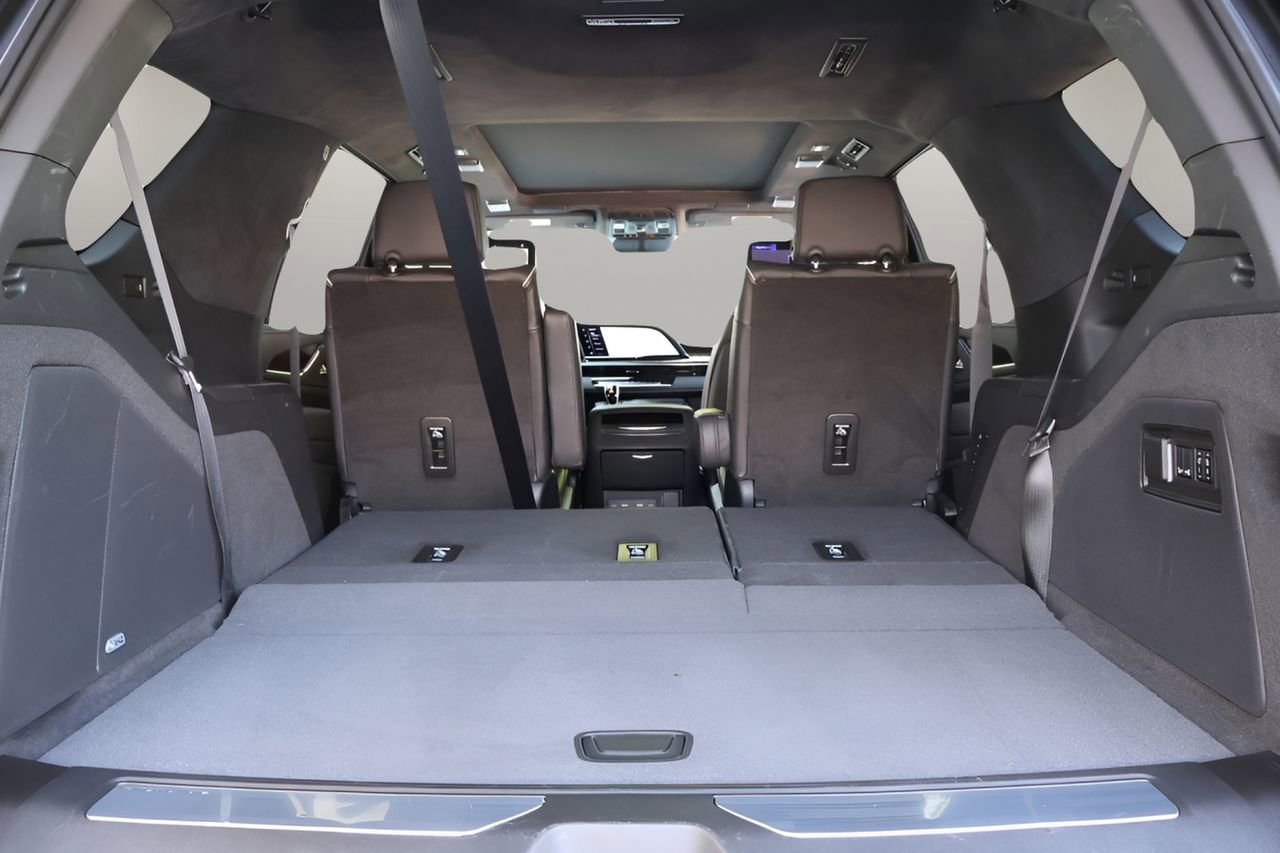 Certified 2024 Cadillac Escalade Premium Luxury Platinum image 21