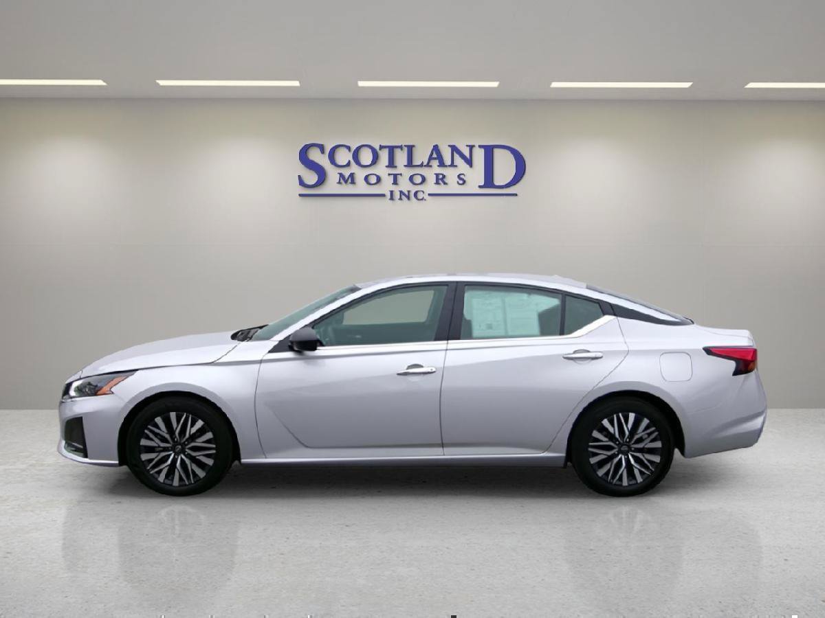 Used 2025 Nissan Altima 2.5 SV