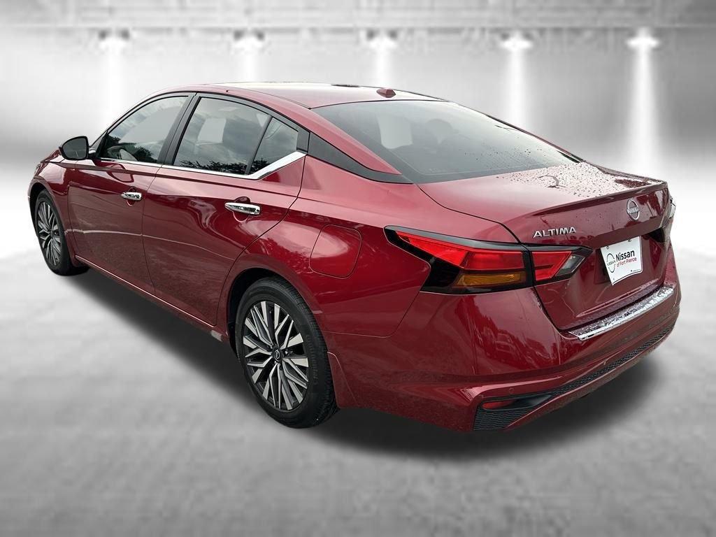 Certified 2023 Nissan Altima 2.5 SV FWD image 9