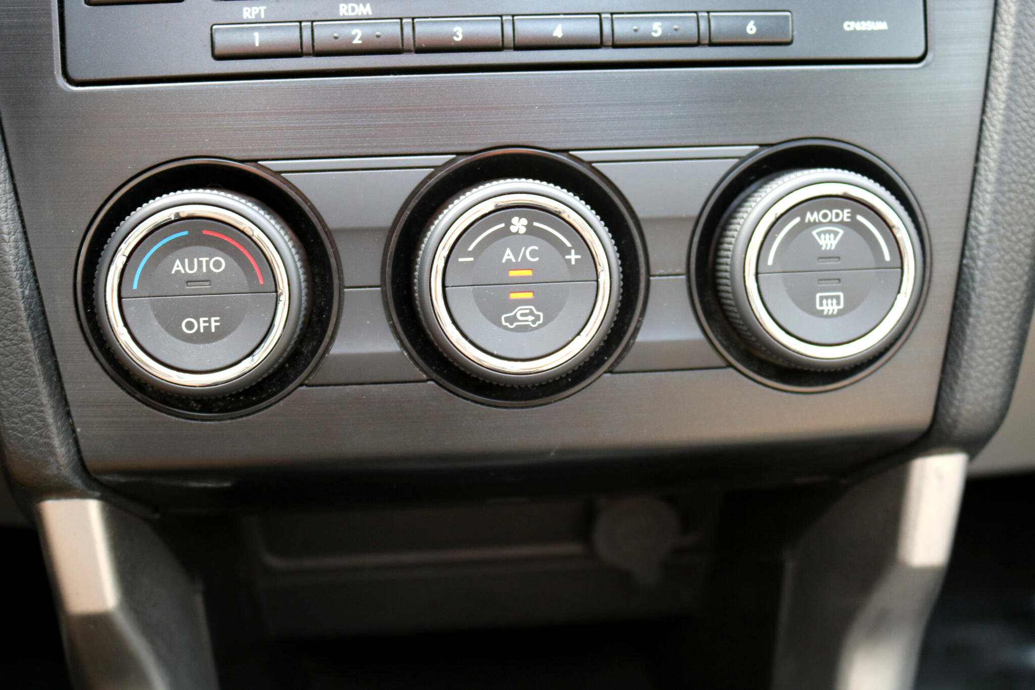 Used 2014 Subaru Forester 2.5i Limited image 21