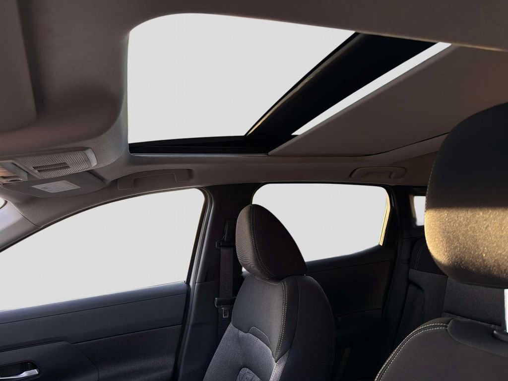 New 2026 Nissan Kicks SV w/ SV Premium Package image 7