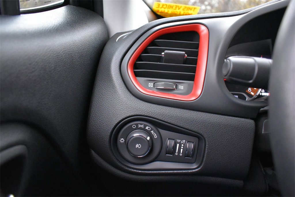 Used 2022 Jeep Renegade Trailhawk w/ Trailer Tow Group image 25