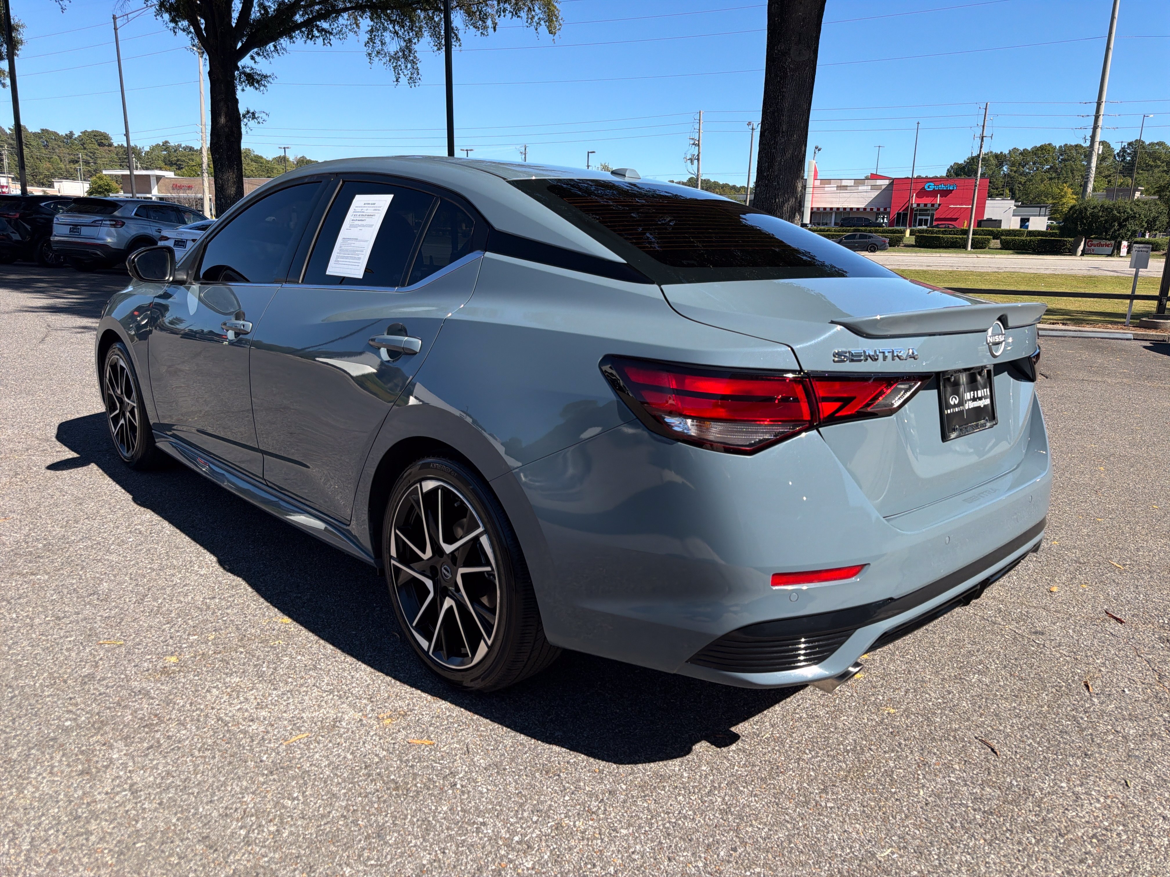 Used 2025 Nissan Sentra SR FWD image 9