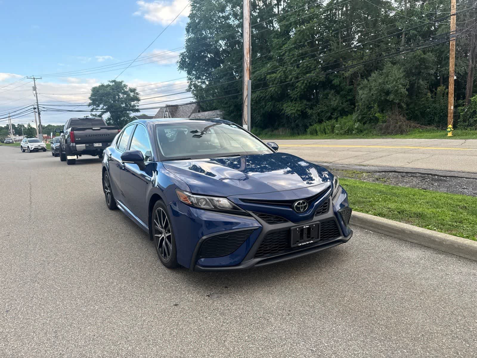 Used 2023 Toyota Camry SE w/ Cold Weather Package AWD/4WD image 3