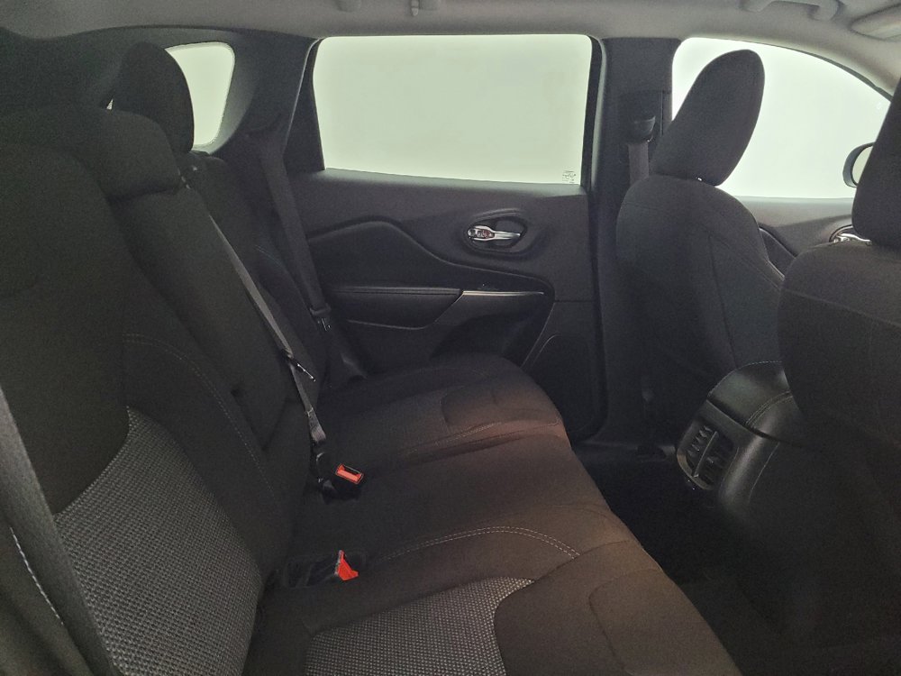 Used 2020 Jeep Cherokee Latitude image 19