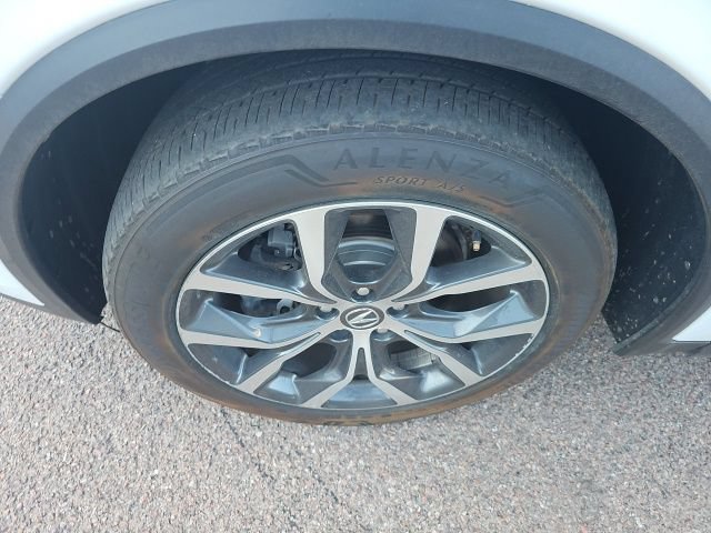 Used 2022 Acura MDX w/ Technology Package AWD/4WD image 10
