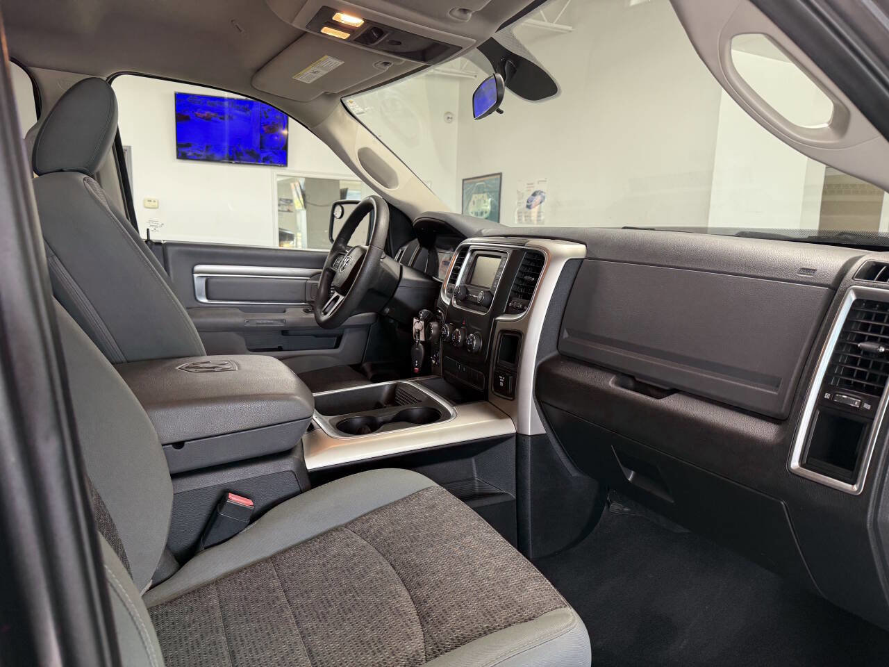 Used 2018 RAM 1500 Classic SLT image 16