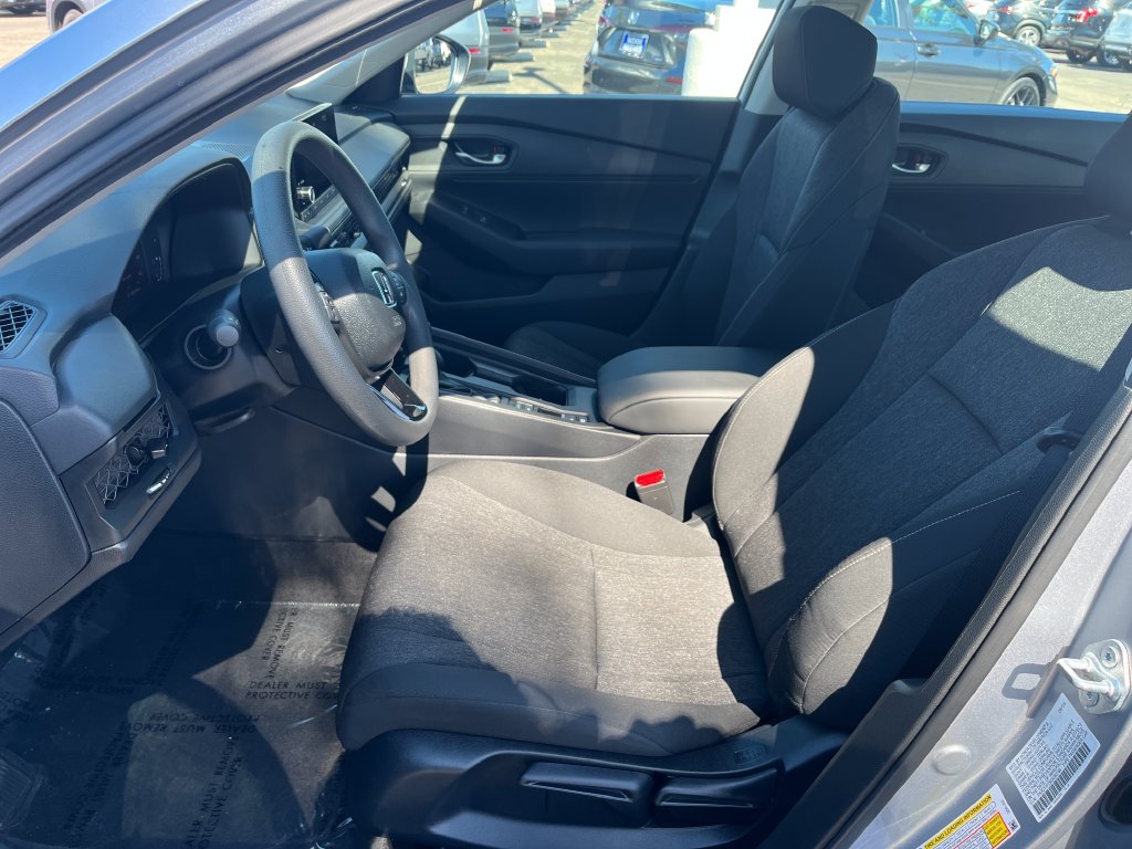 Used 2025 Honda Accord LX image 9