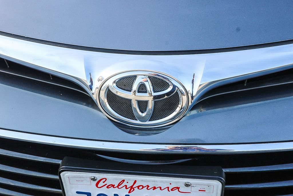Used 2016 Toyota Avalon Touring w/ Preferred Accessory Package FWD image 6
