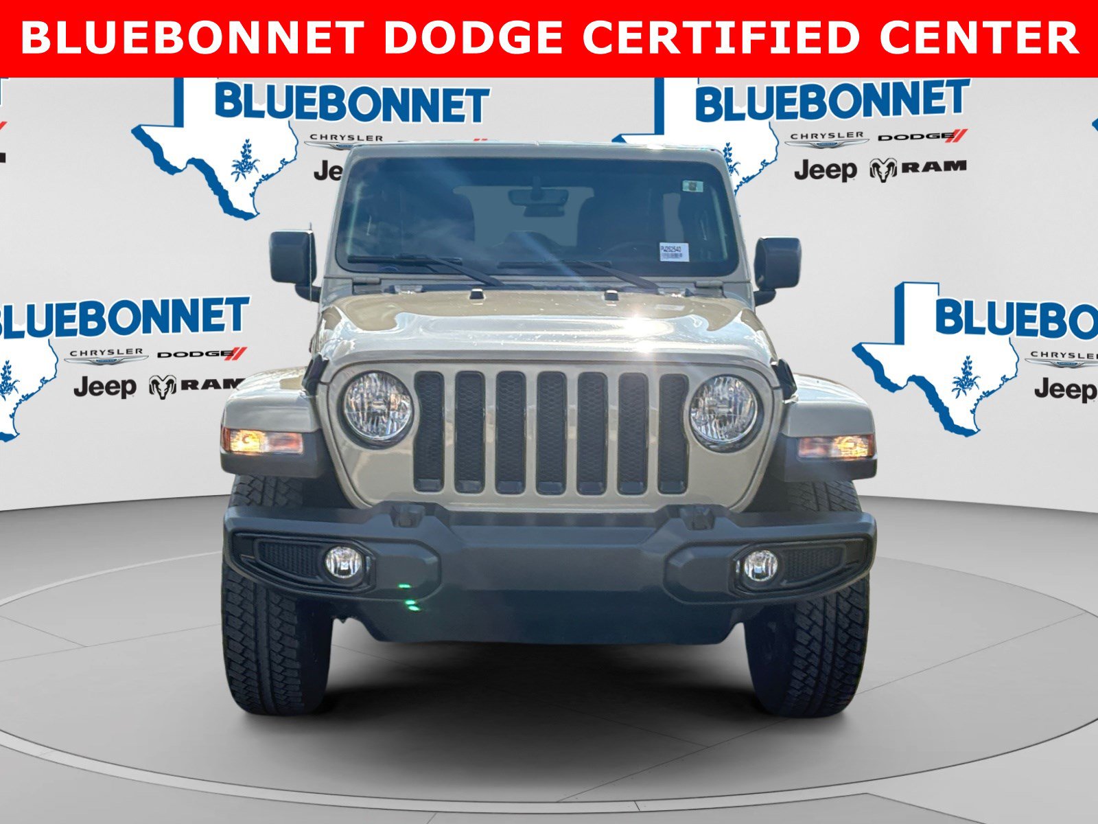 Used 2022 Jeep Wrangler Unlimited Sahara AWD/4WD image 2