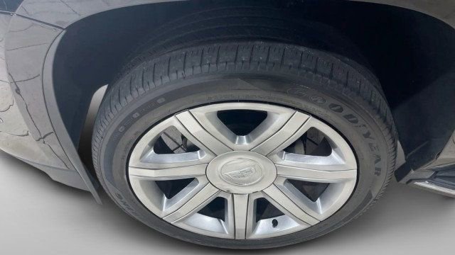 Used 2019 Cadillac Escalade Luxury image 24