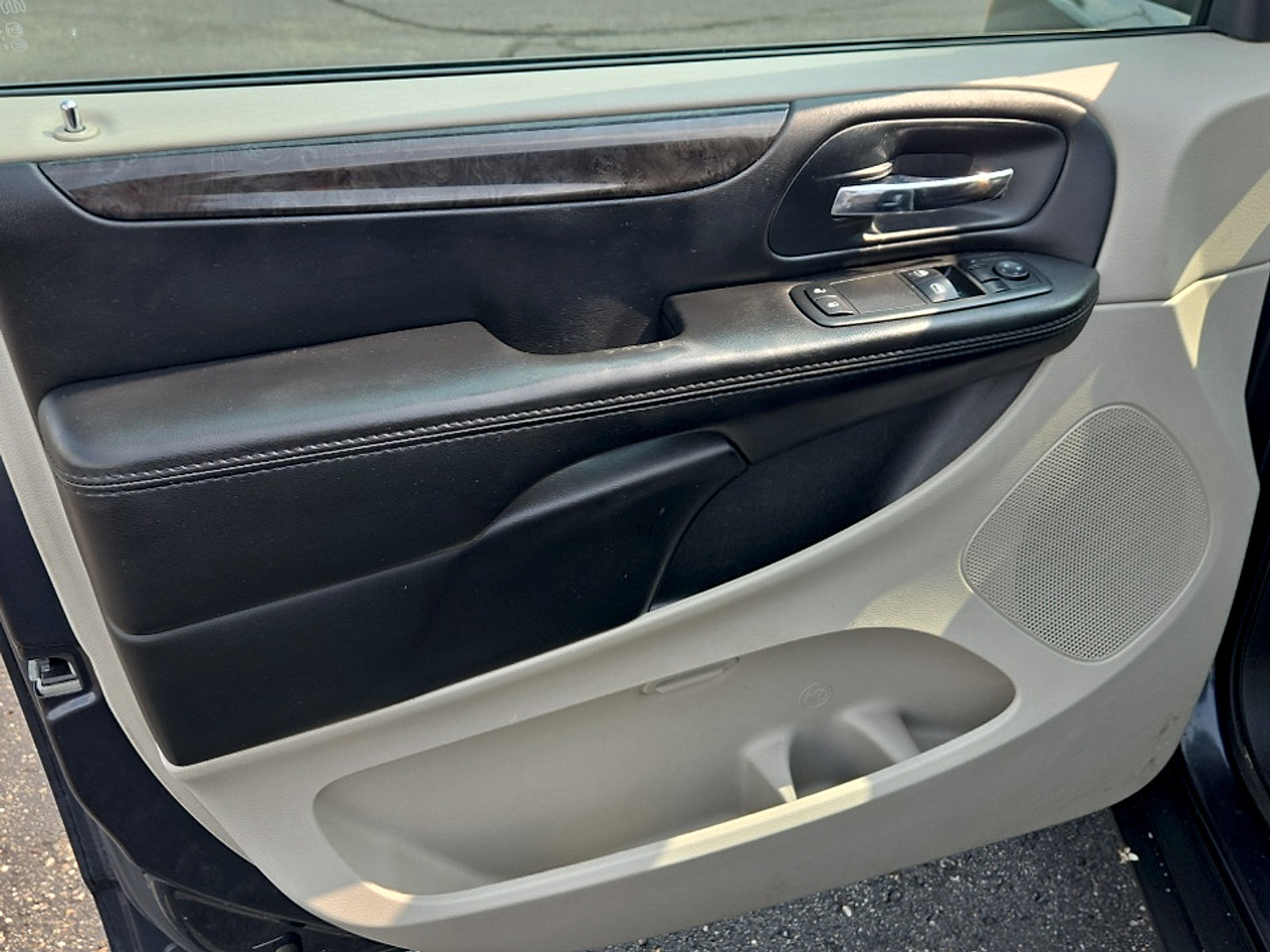 Used 2014 Dodge Grand Caravan American Value Package FWD image 11