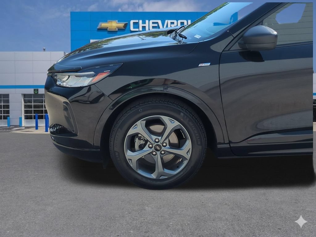 Used 2023 Ford Escape ST-Line w/ Tech Pack #1 FWD image 11