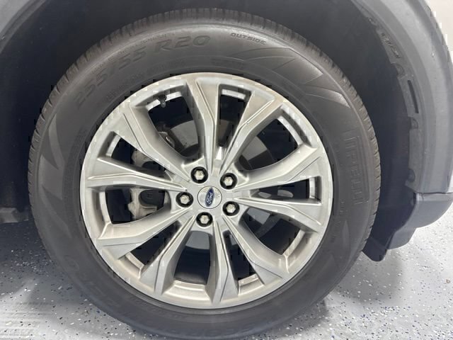 Used 2020 Ford Explorer XLT w/ Equipment Group 202A RWD image 4