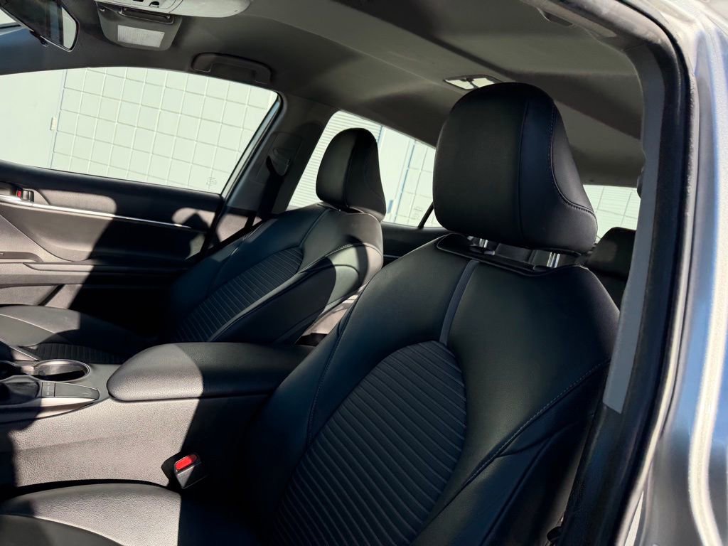 Used 2022 Toyota Camry SE image 17