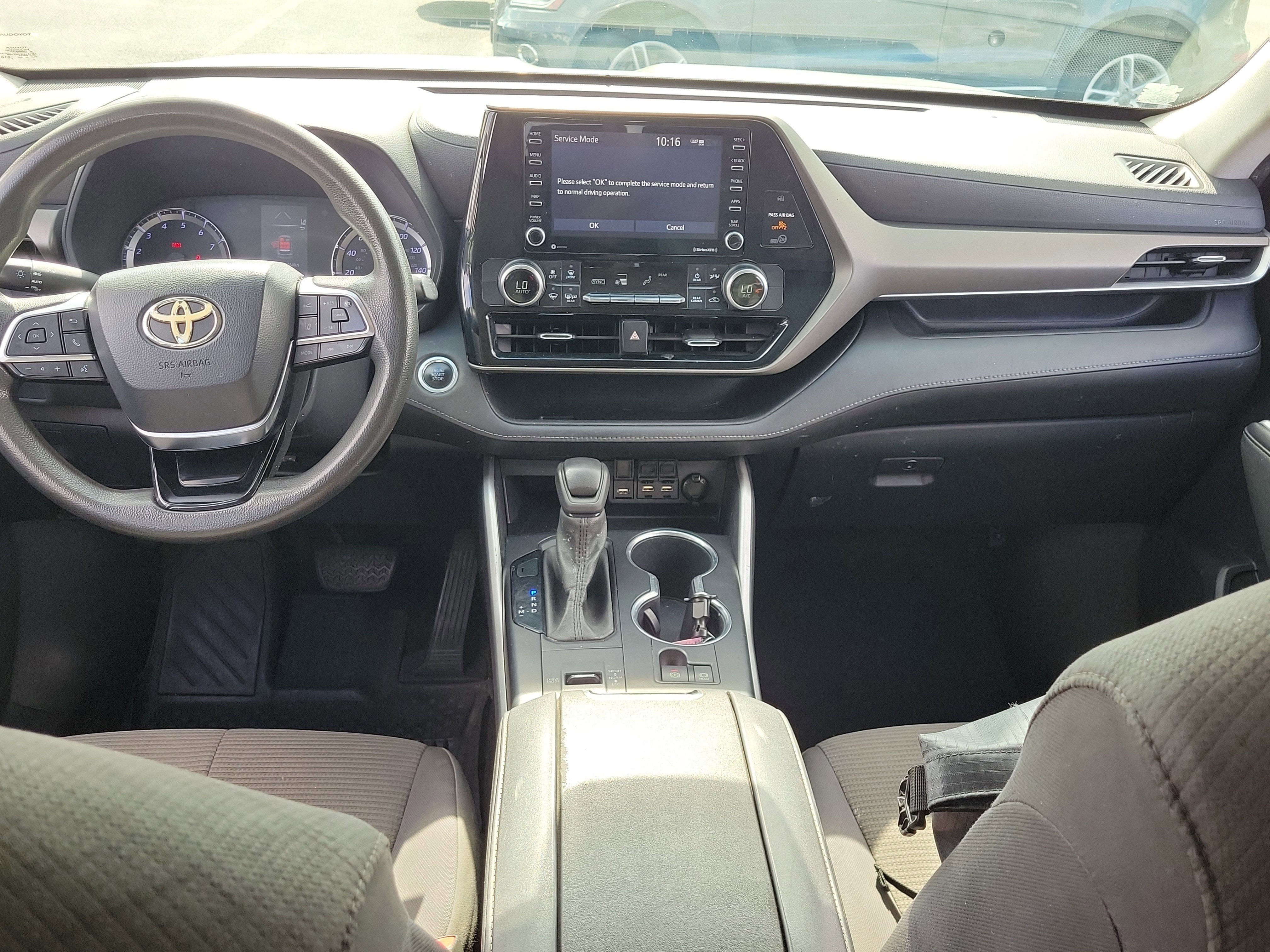 Used 2021 Toyota Highlander L FWD image 16