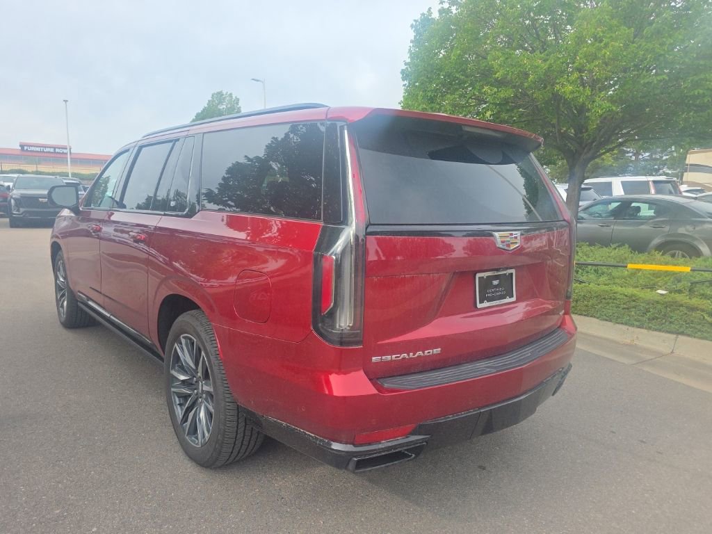 Used 2024 Cadillac Escalade ESV Sport Platinum AWD/4WD image 6