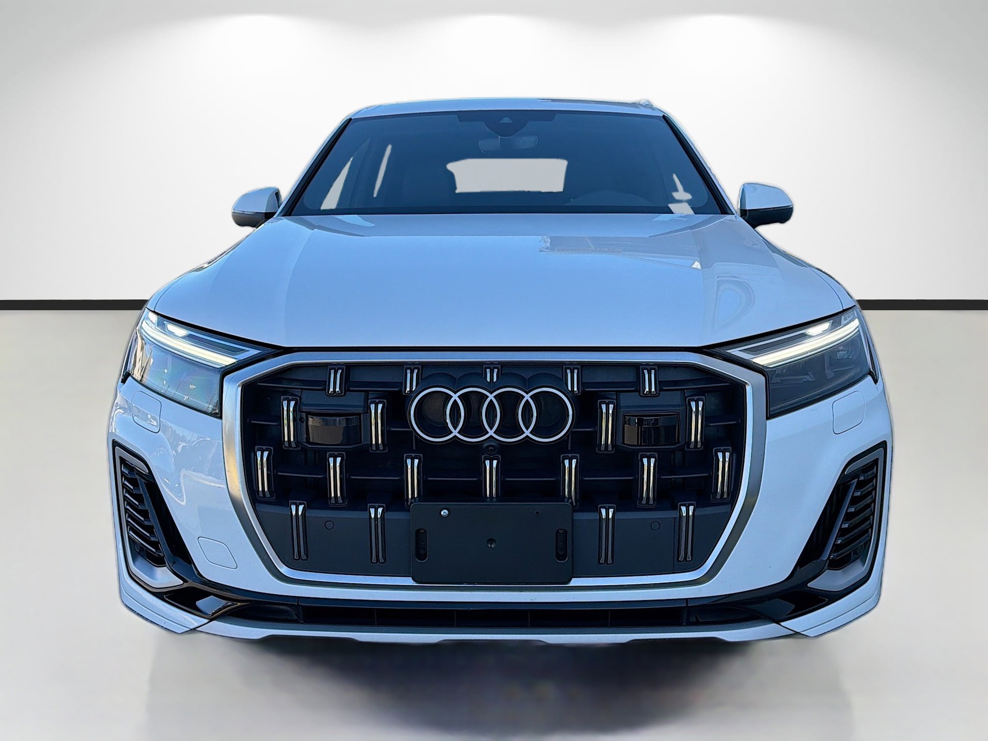 Certified 2025 Audi Q7 3.0T Premium Plus image 8