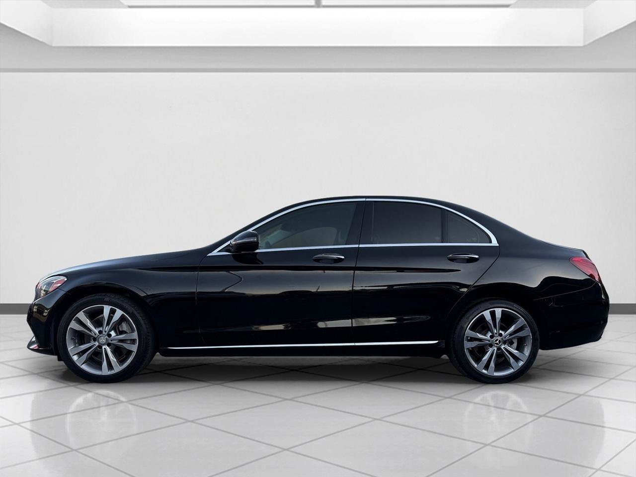 Used 2017 Mercedes-Benz C 300 4MATIC Sedan image 2