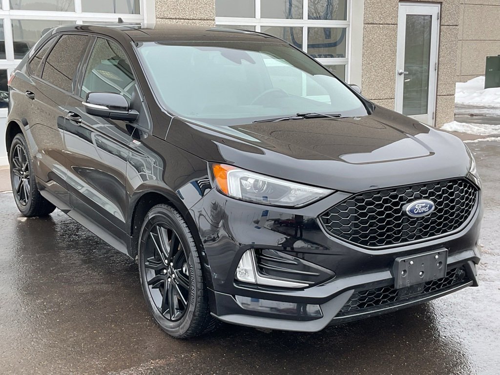 Used 2020 Ford Edge ST-Line w/ Cold Weather Package image 3