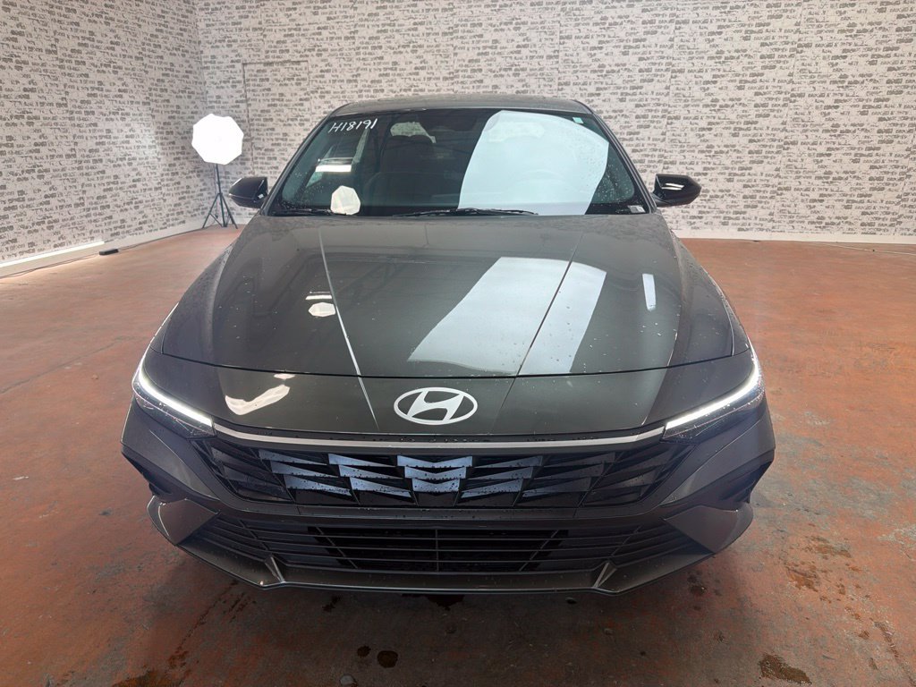 Used 2026 Hyundai Elantra SEL Sport FWD image 2