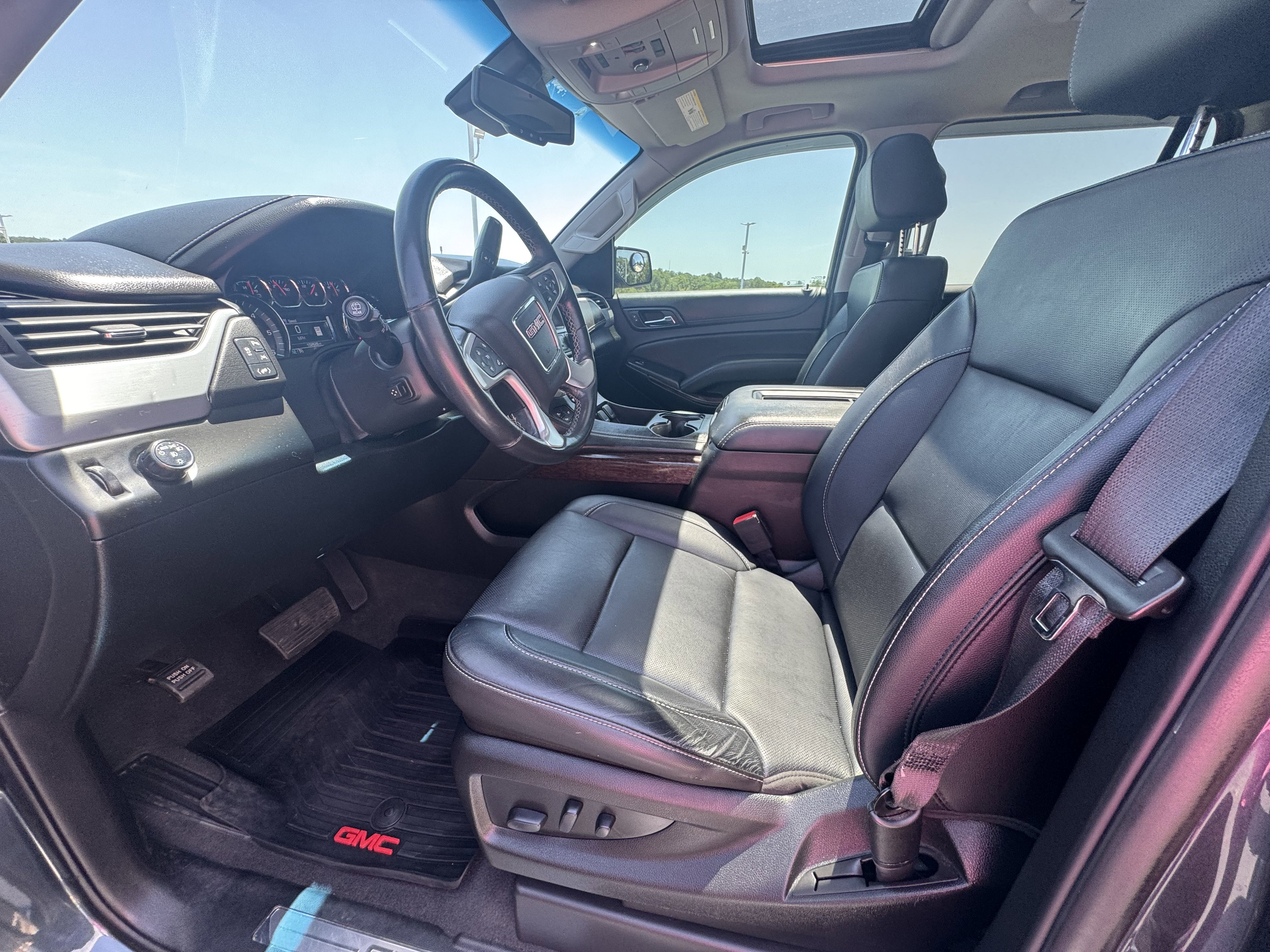 Used 2019 GMC Yukon SLT w/ Open Road Package image 17