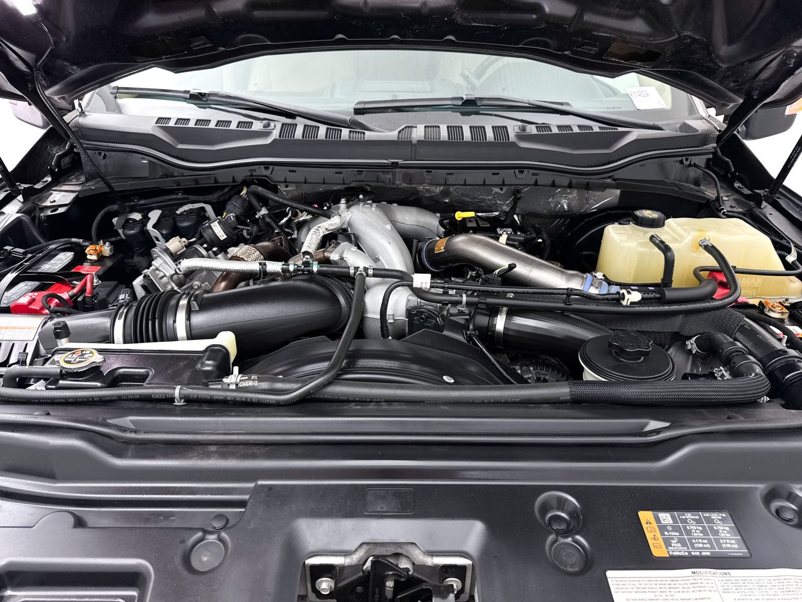 Used 2021 Ford F250 Lariat w/ Lariat Ultimate Package AWD/4WD image 9
