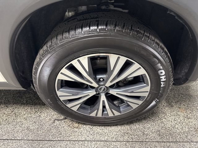 Used 2022 Nissan Rogue SV AWD/4WD image 17