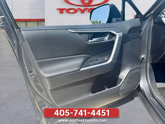 Used 2025 Toyota RAV4 XLE FWD image 13